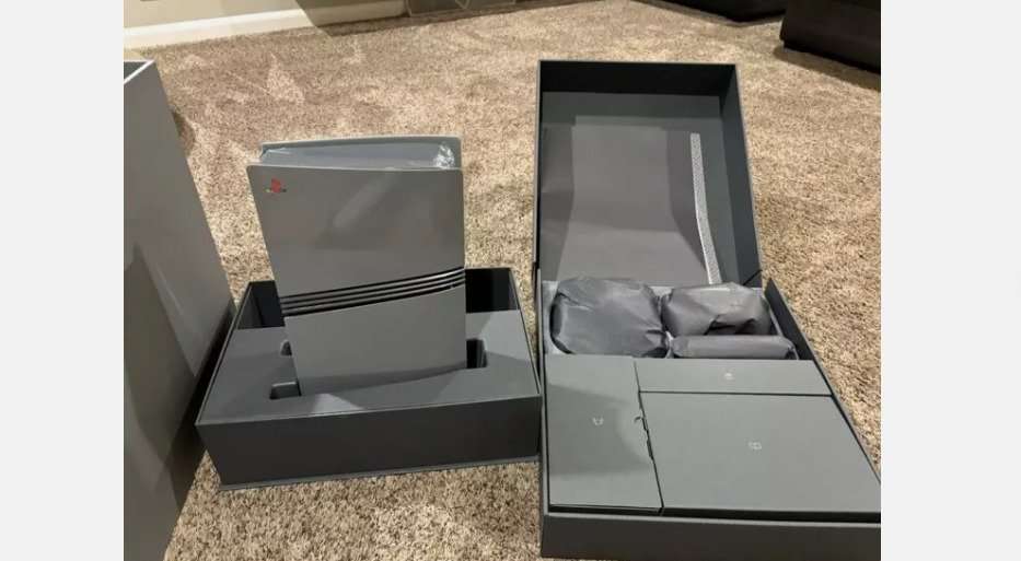 seller.az Sony PlayStation 5/5 Pro Digital & Blu Ray Disc Edition Original
